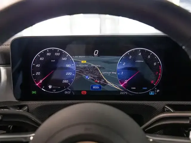 Mercedes-Benz CLA 200