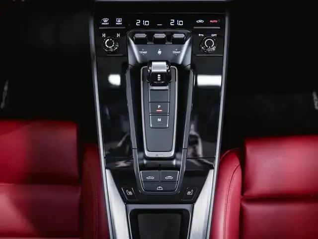 Porsche 992