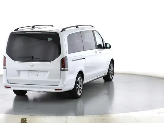 Mercedes-Benz V 220