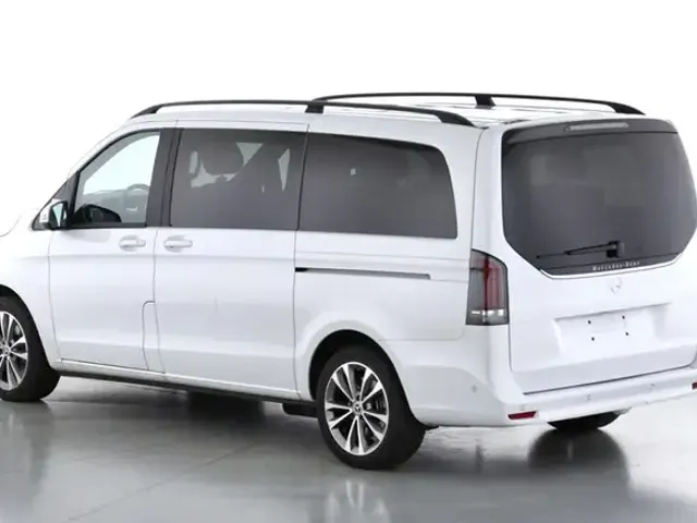 Mercedes-Benz V 220