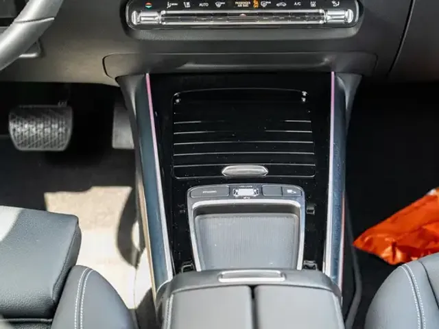 Mercedes-Benz EQA 300