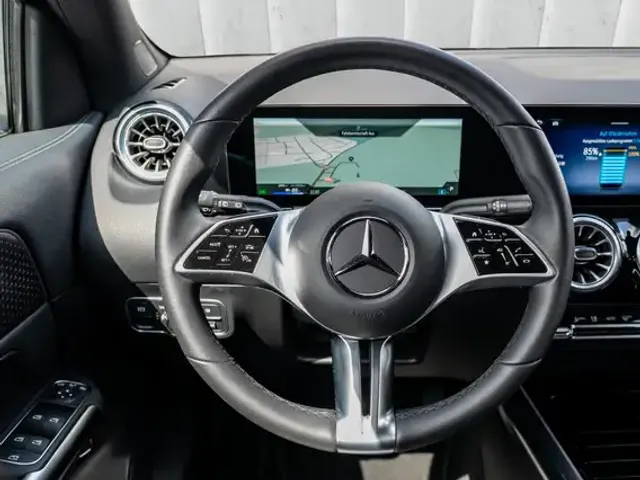 Mercedes-Benz EQA 300