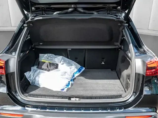 Mercedes-Benz EQA 300
