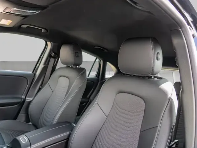 Mercedes-Benz EQA 300