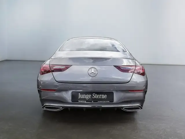 Mercedes-Benz CLA 200