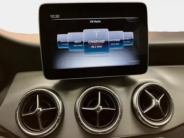 Mercedes-Benz CLA 180