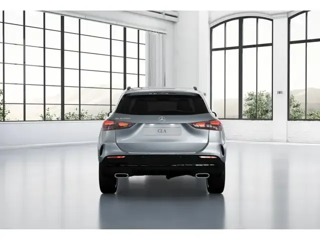 Mercedes-Benz GLA 200