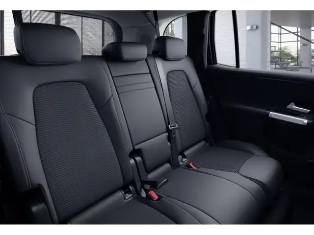 Mercedes-Benz GLB 220