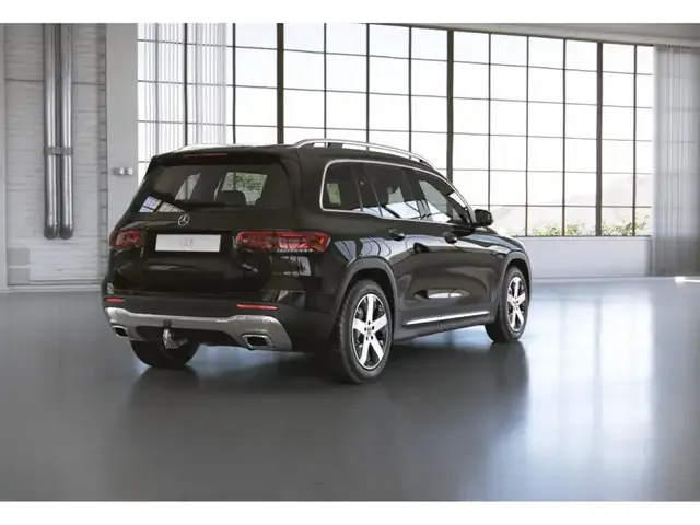 Mercedes-Benz GLB 220