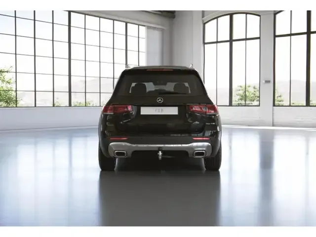 Mercedes-Benz GLB 220