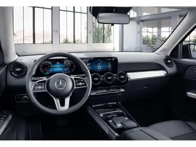 Mercedes-Benz GLB 220