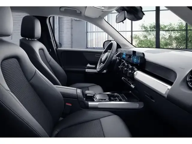 Mercedes-Benz GLB 220