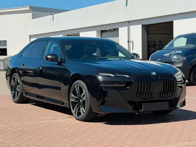 BMW 740