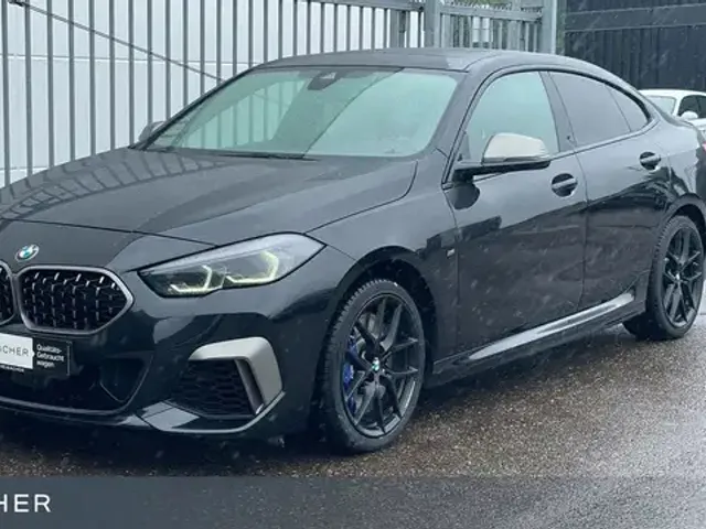 BMW 235