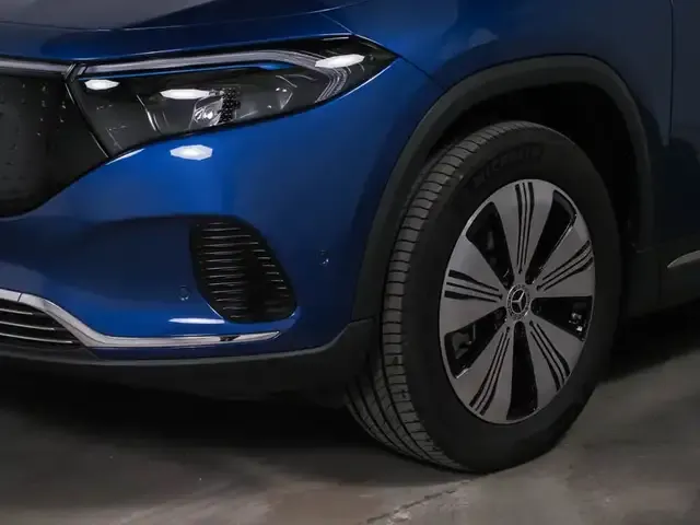 Mercedes-Benz EQA 300