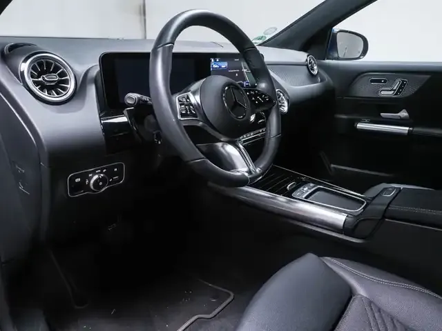 Mercedes-Benz EQA 300