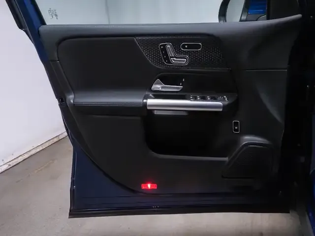 Mercedes-Benz EQA 300