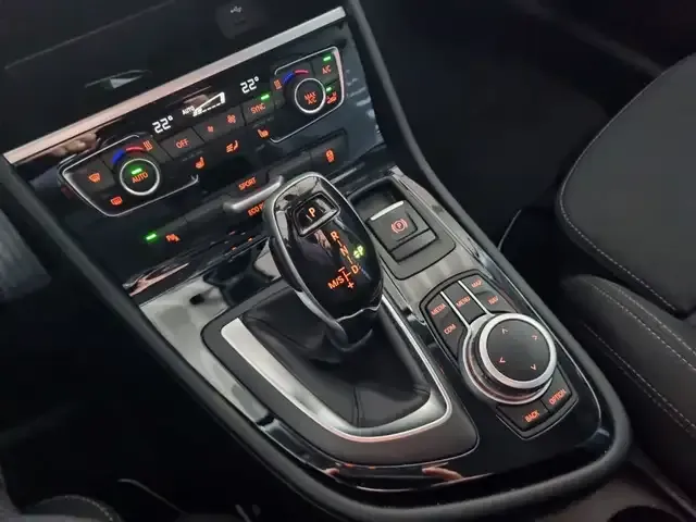 BMW 220