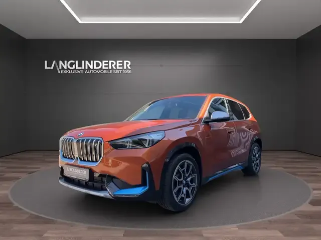 BMW iX1