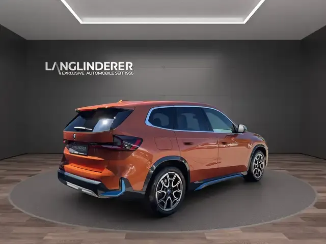 BMW iX1