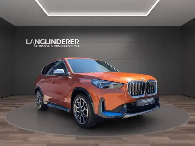 BMW iX1