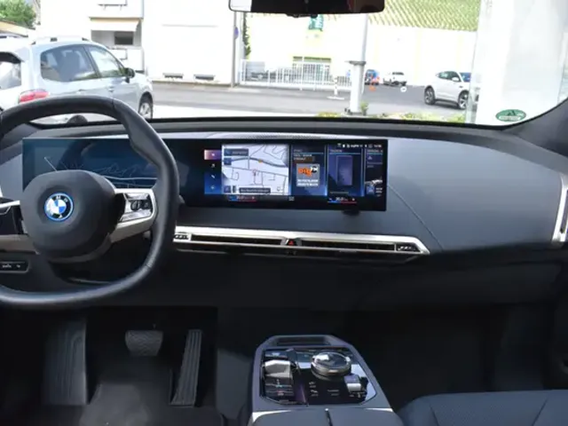 BMW iX