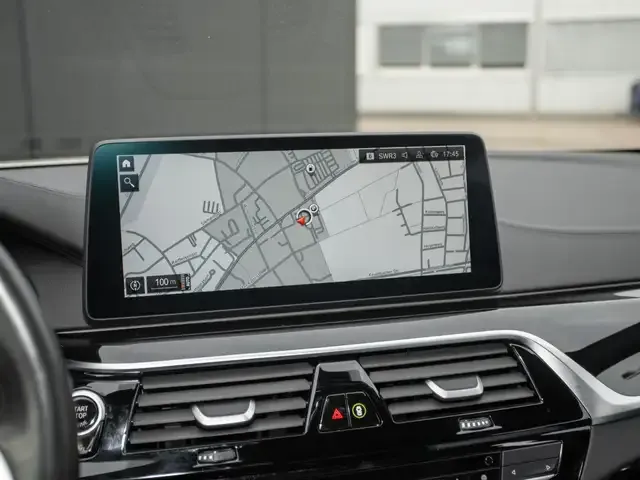 BMW M550