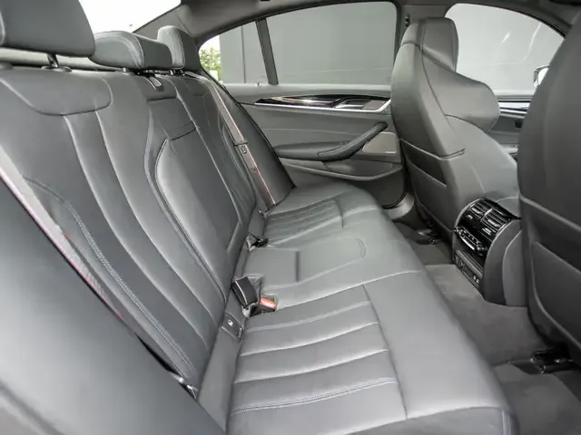 BMW M550