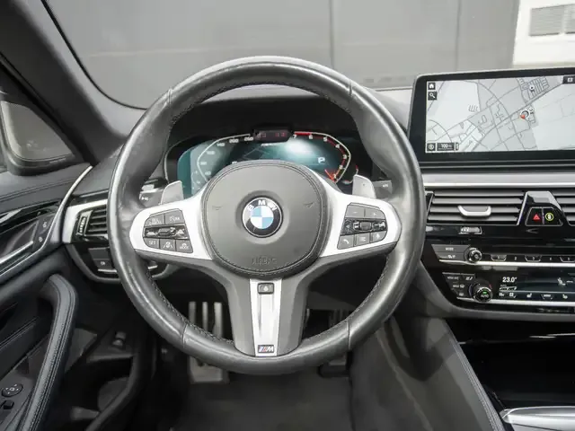 BMW M550