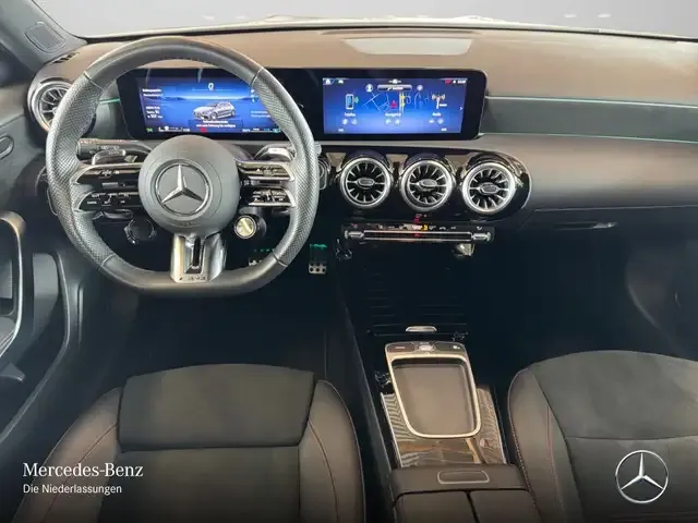 Mercedes-Benz A 35 AMG