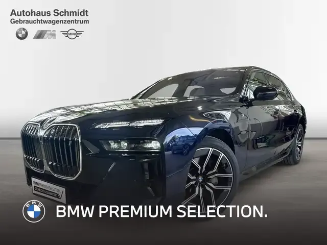 BMW i7