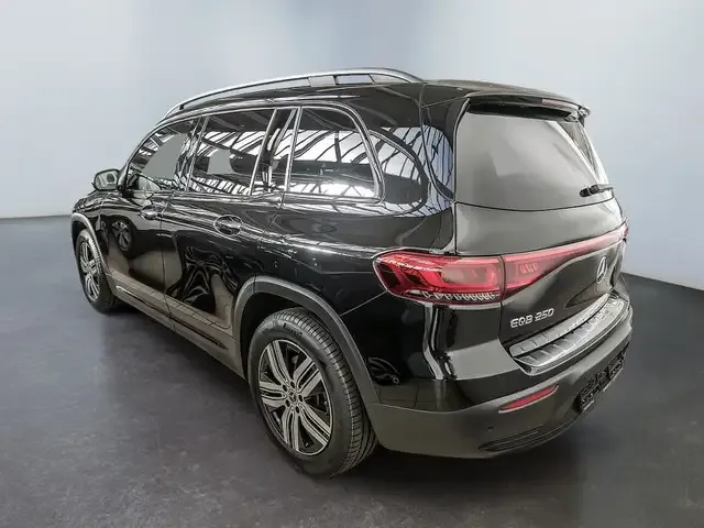 Mercedes-Benz EQB 250