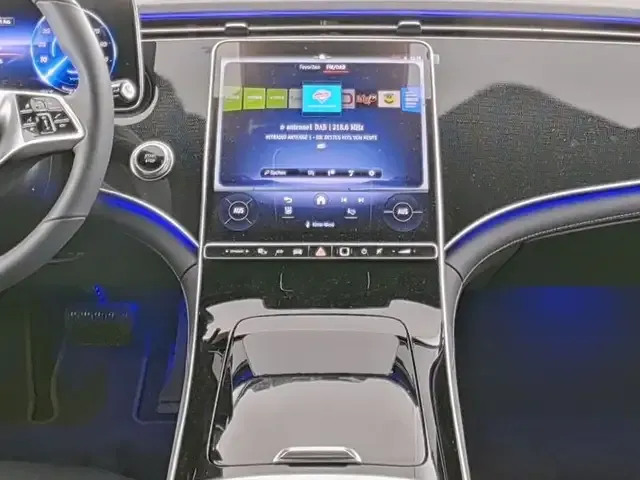 Mercedes-Benz EQE 300