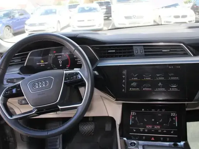 Audi Q8 e-tron