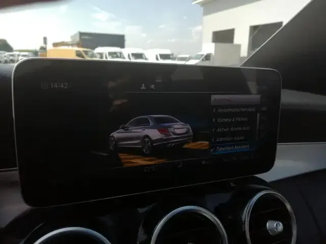 Mercedes-Benz C 220
