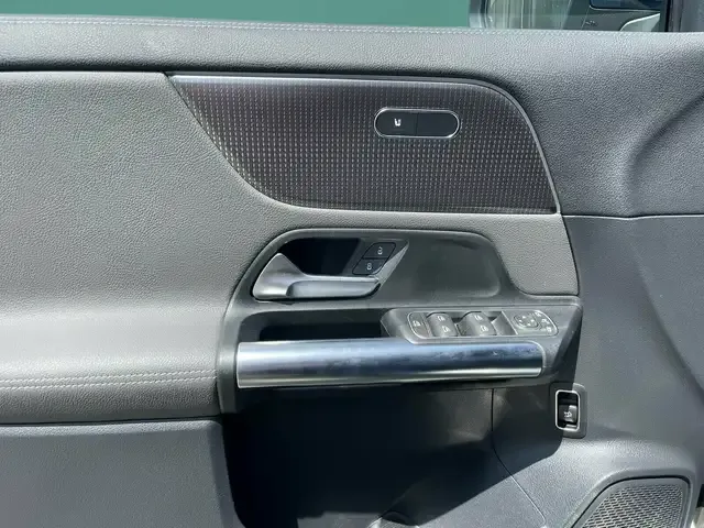 Mercedes-Benz EQA 300
