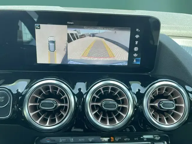 Mercedes-Benz EQA 300