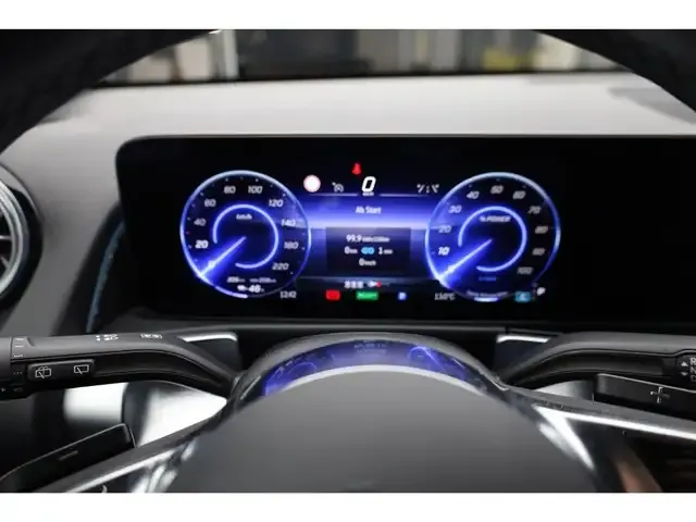 Mercedes-Benz EQB 300