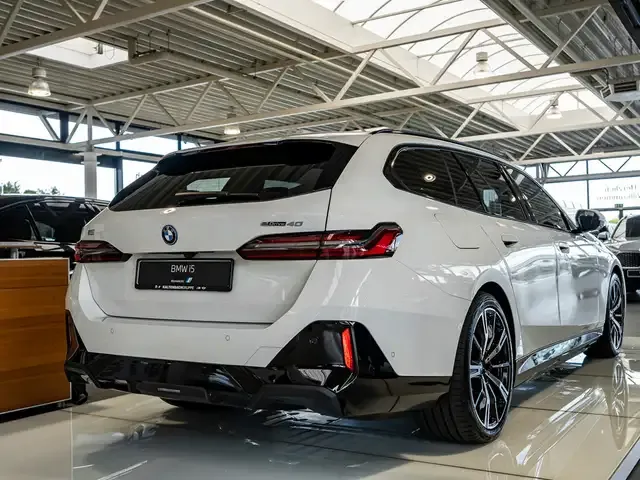 BMW i5