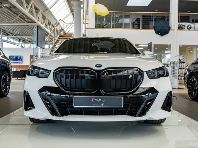 BMW i5