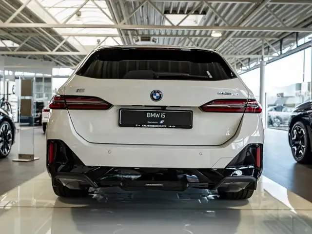 BMW i5