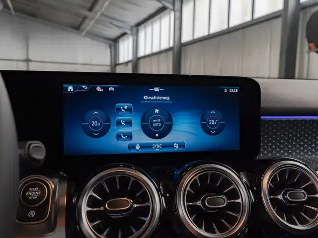 Mercedes-Benz GLB 200