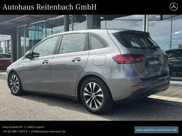 Mercedes-Benz B 200