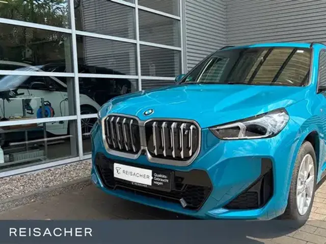 BMW iX1