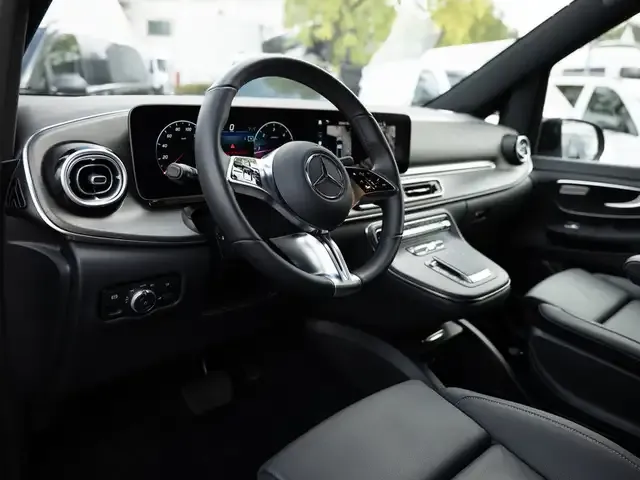 Mercedes-Benz V 220