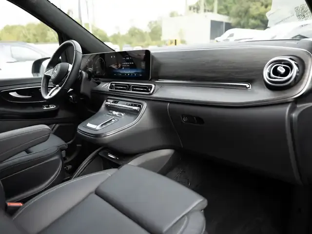 Mercedes-Benz V 220