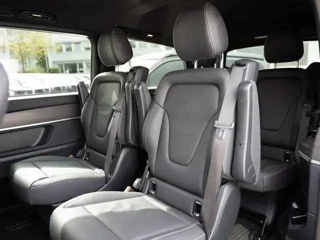 Mercedes-Benz V 220