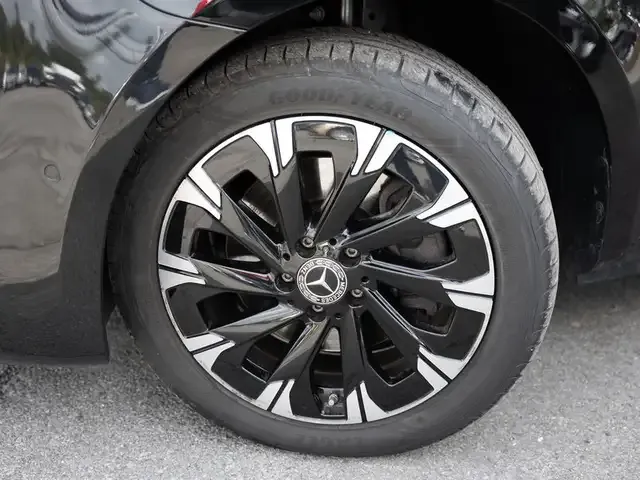 Mercedes-Benz V 220