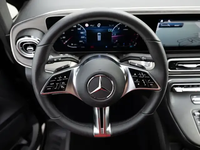 Mercedes-Benz V 220