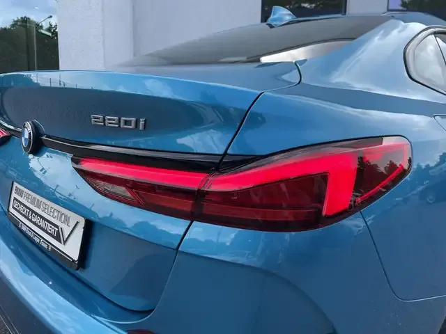 BMW 220